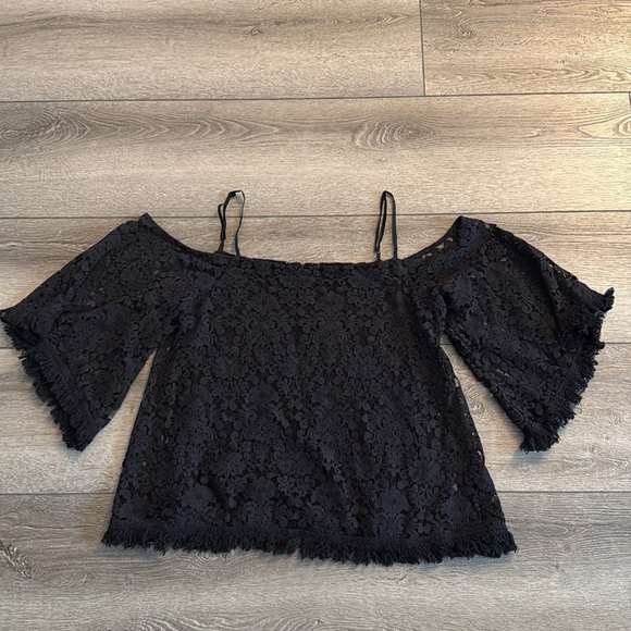 Bailey 44 Womens Tusk Lace Black Cold Shoulder Pullover Top Blouse Size Medium - Picture 2 of 5